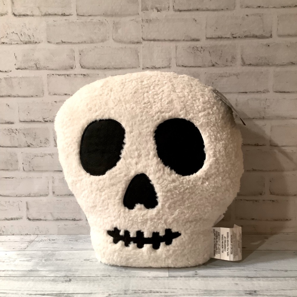 Grammercy Studio Down Alternative Sherpa Skull Pillow